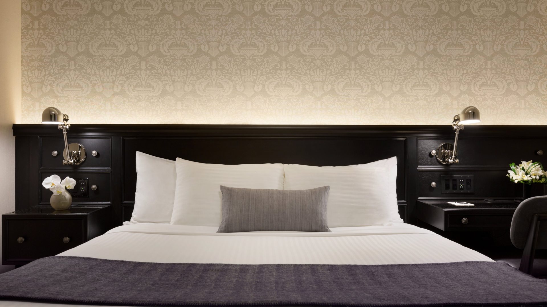 bedroom-suite